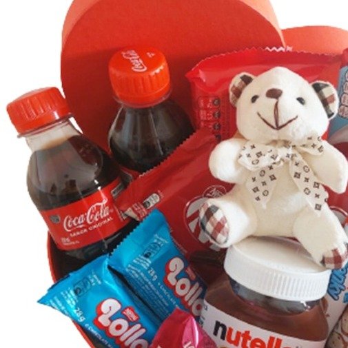 Cesta Coração com Chocolates, Doces e Pelúcia - vista alternativa