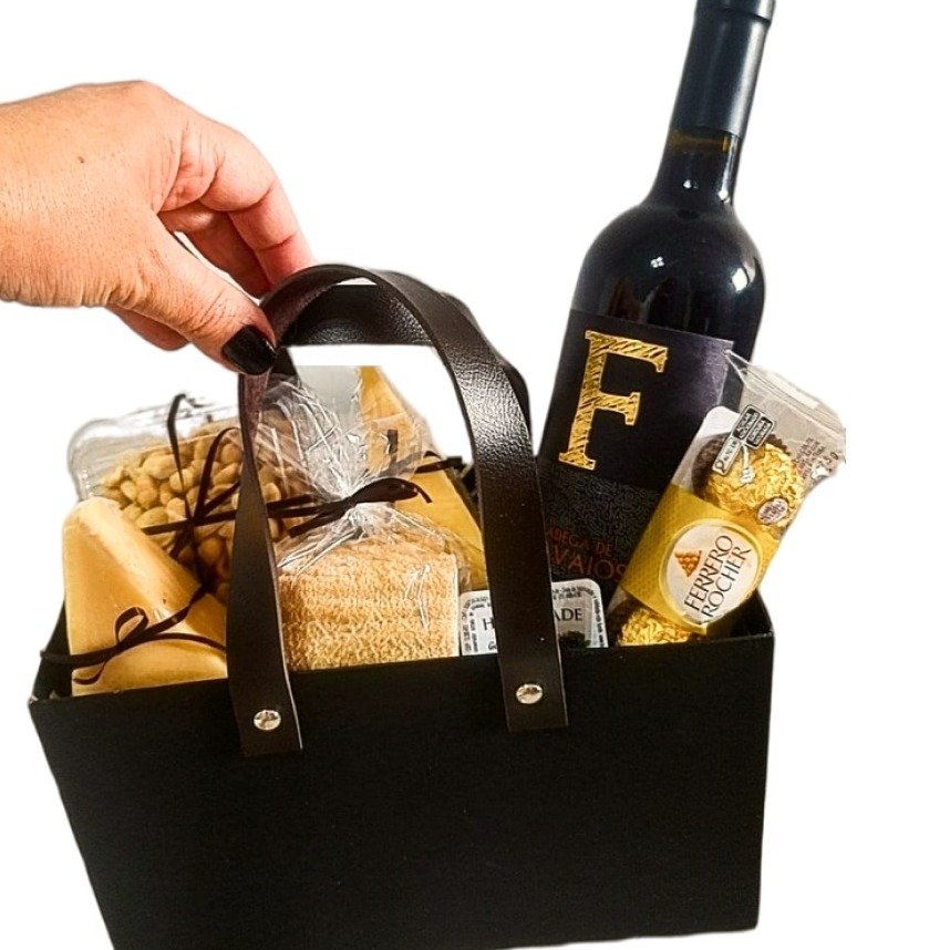 Cesta Premium Queijos, Ferrero e Vinho - vista alternativa